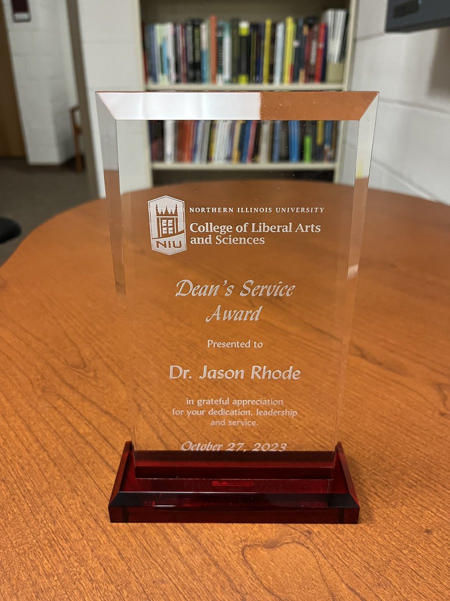 JasonRhode's tweet image. Thank you Dean @bobbrinkmann and #NIU College of Liberal Arts and Sciences for the Dean’s Service Award! #GoHuskies #HuskiePride
