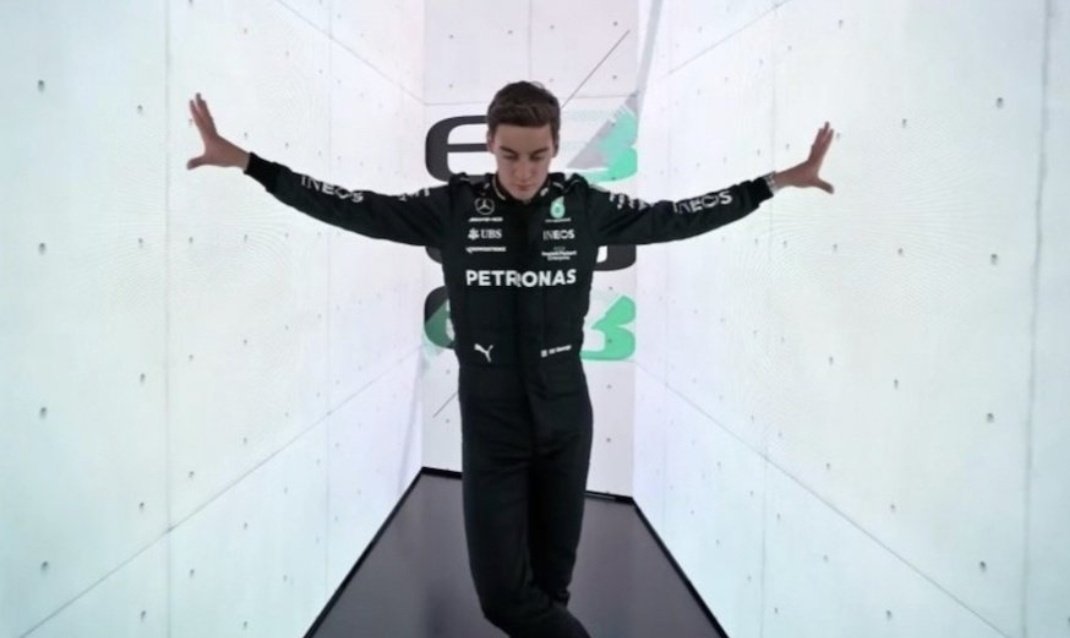 ferra_ria's tweet photo. george's ability to be this memeable is truly impressive https://t.co/5A4g2wzy4S