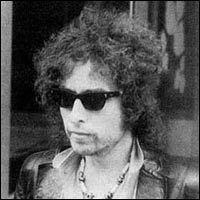 75orLess's tweet image. This week's episode of 'Through the Looking Glass,' hosted by Mark D, has been posted. For fans of Bob Dylan! shorturl.at/dqAVZ