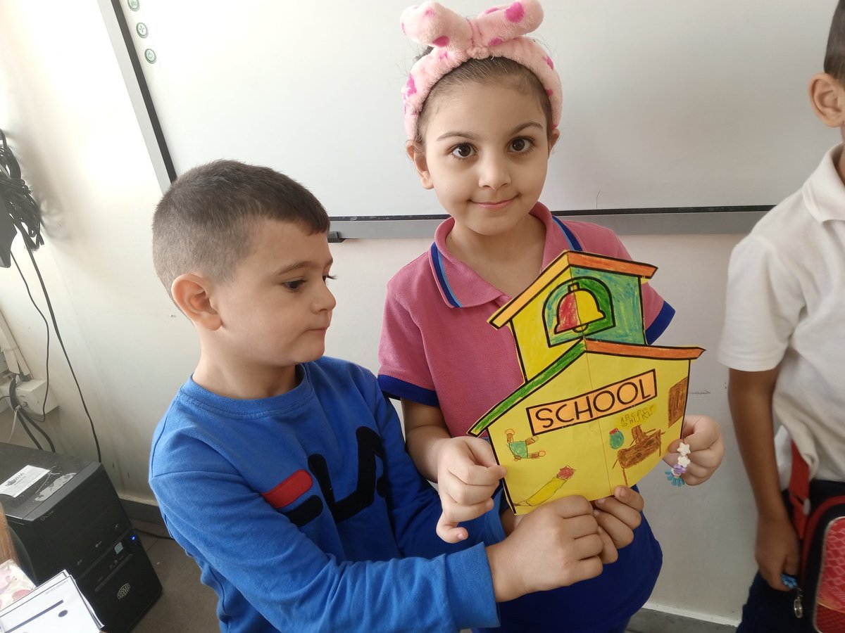 ayaabdo77's tweet photo. Grade 1 C learners learned about the nouns and how they can be classified into four categories: people👫 places🏡 animals🐕or things🖍️. They worked in pairs cooperatively to show them in their great drawings. 
@soha_nj @NouraYehia9 https://t.co/XUZHsBE9bW