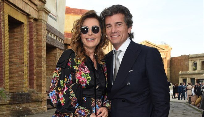 flexgrimmy's tweet photo. Bruttiful
Una storia bellissima: #sallusti ex marito della pitonessa sposa la principessa farlocca #groppelli ex moglie del principe farlocco #DimitriLorena oggi marito della #santanche. Nessuno ne ha parlato, prego di condividere questa storia d'amore fantastica @scenarpolitici https://t.co/pDETUYp2L1