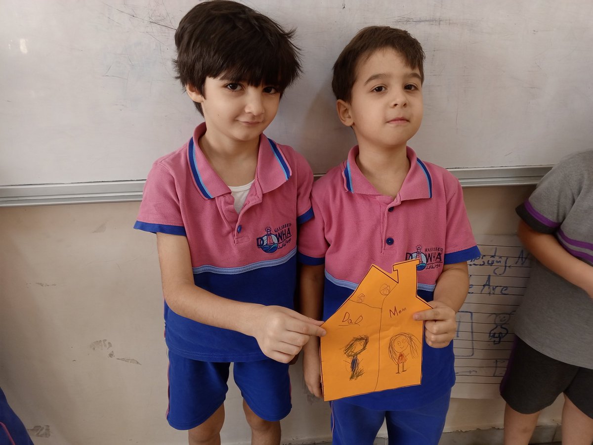 Grade 1 C learners learned about the nouns and how they can be classified into four categories: people👫 places🏡 animals🐕or things🖍️. They worked in pairs cooperatively to show them in their great drawings. 
<a href="/soha_nj/">Soha Najem</a> <a href="/NouraYehia9/">Noura Yehia</a>