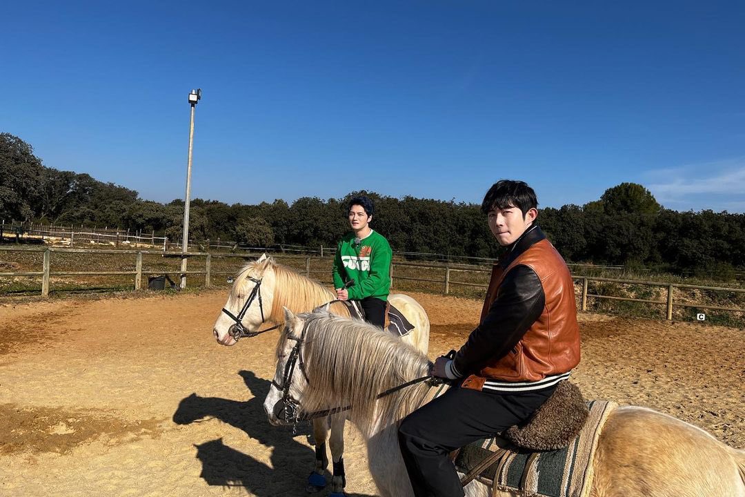 dbskfanbaseid's tweet image. 📌 Jaejoong on in_2_weeks Instagram post (231106)✨

“precious moment captured by my eyes🫡”
👉🏻 instagram.com/p/CzSs_dBSHlD/…

@bornfreeonekiss #김재중 #ジェジュン #MagicLamp #요술램프 #Jeonghan #Dino #Seventeen #KangHui #JunP #JooAhn #Tan