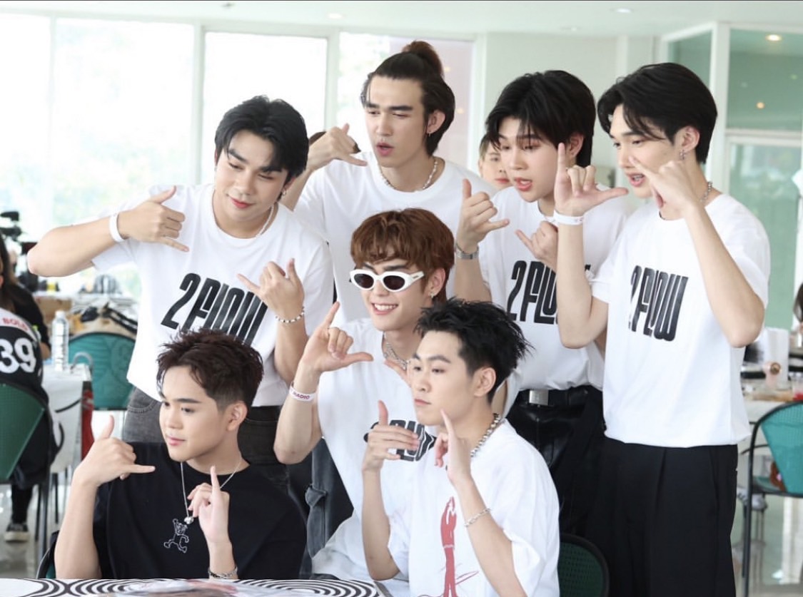 Markussofficia1's tweet photo. 📞📞📞 น่ารัก
#CATXPRO #2FLOWentertainment
#MarkAchi_T #MarkAchi #มาร์คอชิตพล #MarkAchi_2FLOWtrainee
#2FLOWEntertainment #2flowtranee https://t.co/G0wcNZtQPC