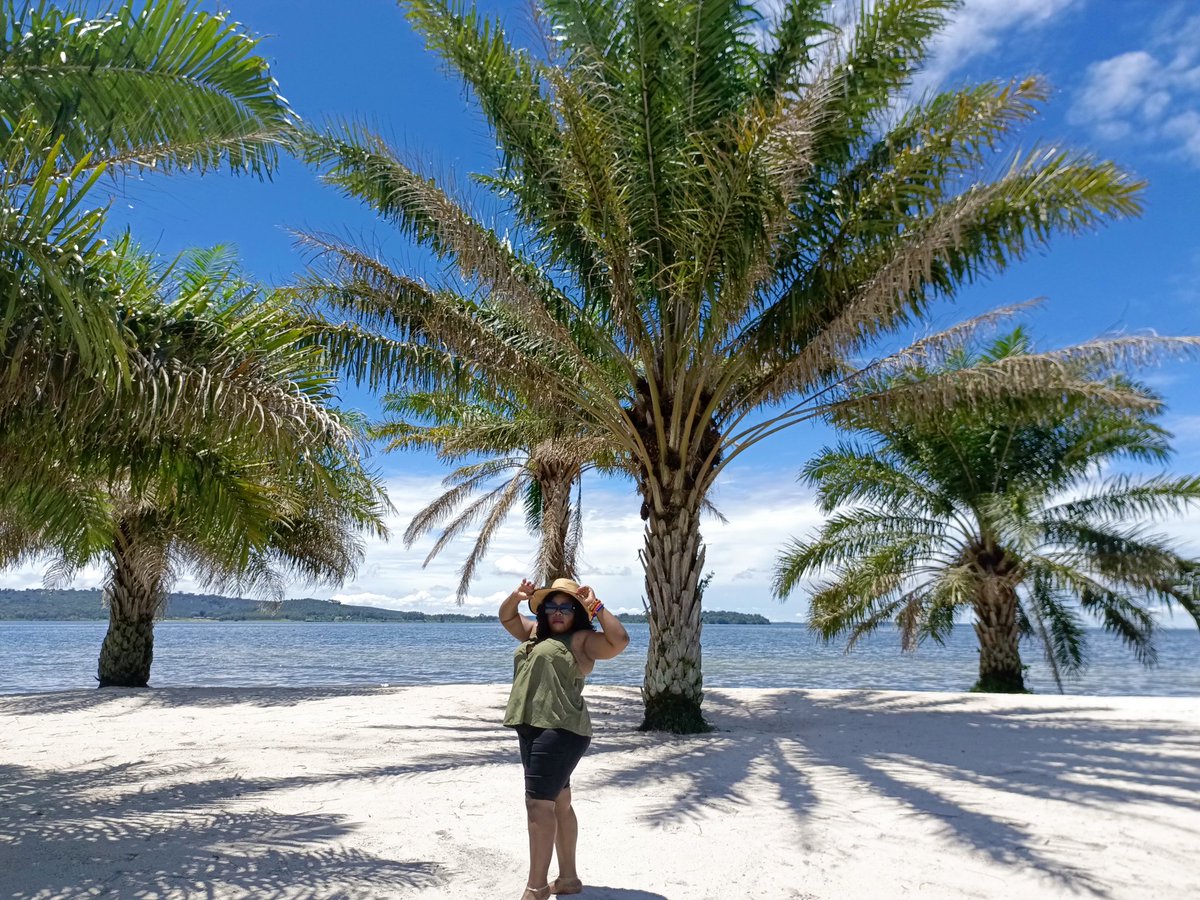 SeasonEvents100's tweet photo. The beach, the white sand, it did not disappoint!!!! Let's do this again January at 600k only!!!! #UnlockingTheExtraordinaryAtSet #LetsGoTravel
@ihundeAdventure @Papasg8  @Hope_Tibesigwa @bartlettdaron https://t.co/8O79OM0kIs
