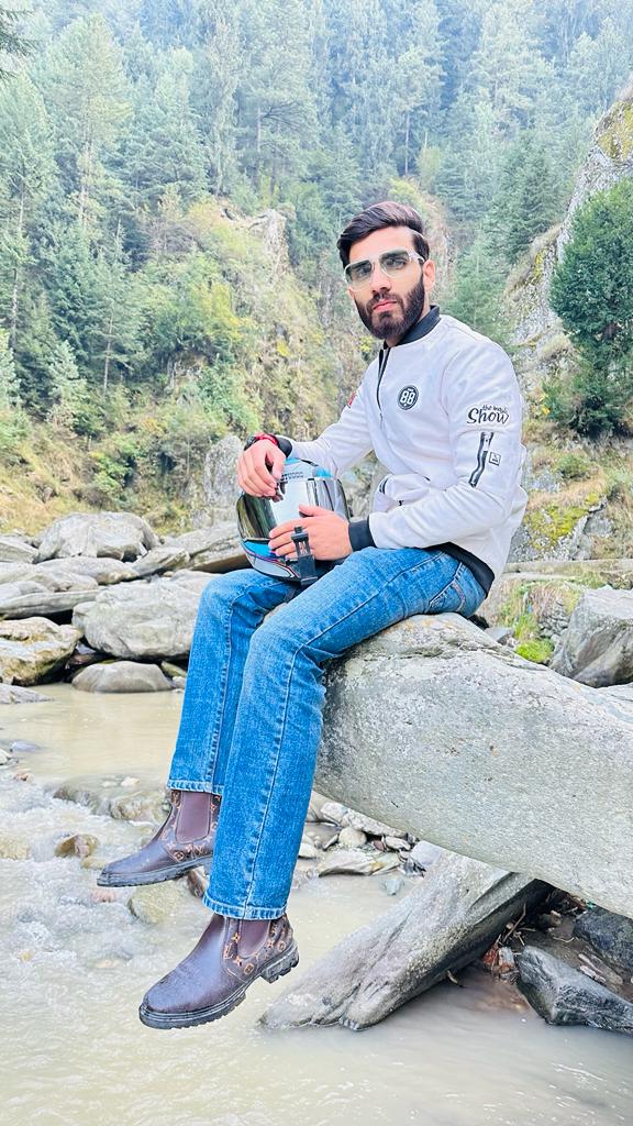 If your dreams don't scare you,they are too small! #kashmir #shrunzfall #FreePalestineNow #NaturePhotograhpy #NatureLover #Dreamcatcher #dreambig #INDvsSA