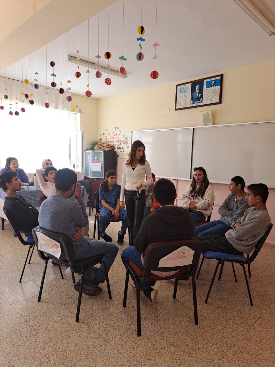 #KültürünİzindeMersin projesi kapsamında okulumuzda unutulmaya yüz tutmuş Çatlak Patlak oyununu oynadık.<a href="/Yusuf__Tekin/">Yusuf Tekin</a> <a href="/ahpehlivan53/">Ali Hamza Pehlivan</a> <a href="/yusufziyayakti/">Yusuf Ziya Yaktı</a> <a href="/fazilet_durmus/">Fazilet Öğretmen 🇹🇷</a> <a href="/FatihBurgut/">Fatih BURGUT</a> <a href="/h_kadim33/">Hüseyin KADİM</a> <a href="/MikailEREN33/">Mikail EREN</a> <a href="/AhmetMetinTURH1/">Ahmet Metin TURHAN</a> <a href="/MersinMEM/">Mersin İl Millî Eğitim Müdürlüğü</a> <a href="/ercanturk28/">Ercan TÜRK</a>