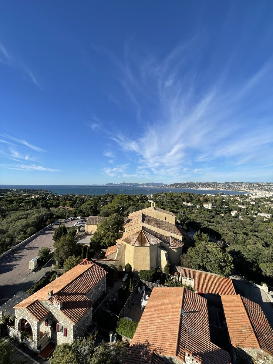 Claude_ElHage's tweet photo. Phare de la Garoupe, Antibes. 
⚓️
☀️ 
#visit #beautiful #destination #top #view #mediterranean #sea #mountains #sttropez #italy #french #riviera #garoupe #antibes #france #🇫🇷 https://t.co/tF7wxpZpiM