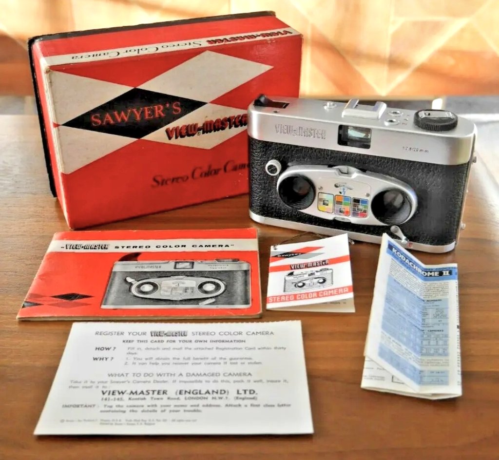 fscollector1985's tweet image. The Viewmaster MK II Stereo Color Camera. Specifically made so you could make your own Viewmaster reels...each exposure produces 2 images, which then need cutting using a special Viewmaster film cutter (Photo 3). A truly unique type of camera! 😍 📷 #Viewmaster #Photography