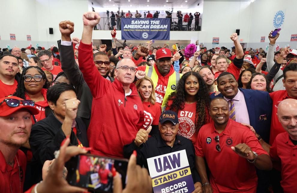 Public_Justice's tweet image. UAW seeks to use new agreements with major automakers to boost industry-wide unionization. Despite wins, organizing non-union companies like Tesla is difficult due to resistance, surveillance, laws, and Southern opposition. #standupUAW #protectallworkers buff.ly/40uqwFx