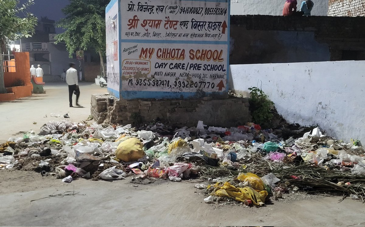 KingerBharat108's tweet photo. This is everywhere in Haryana, from Gurgaon To Dharuhera, Manesar to Pataudi, Rewari to Narnaul. What has happened to our society's civic sense https://t.co/ADLwcMoiFX