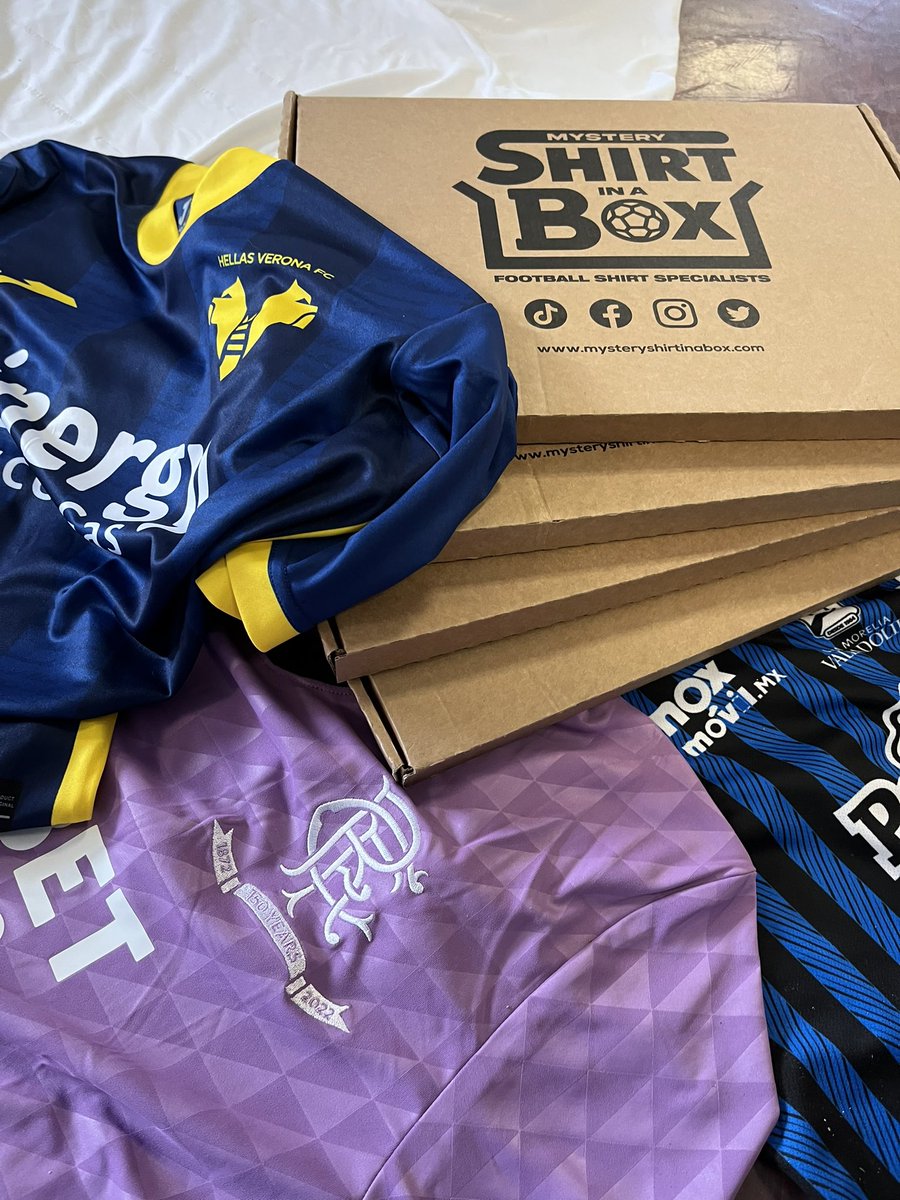 theshirtinabox's tweet image. IT’S GIVEAWAY TIME! 👀 

Spurs v Chelsea tonight! 
If both teams score, we’ll giveaway a Mystery Football Box ⚽️

How to enter: 👀

Retweet♻️
Follow us 👋

Easy as that! Good luck🤝