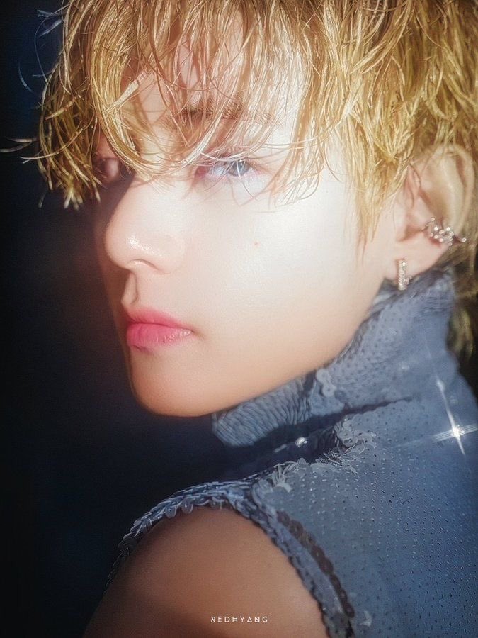 taeguide's tweet photo. [INFO] Taehyung is nominated for a Daesang at the 2024 Korean First Brand Awards. Korea First Brand award is the largest brand award in Korea that selects and awards brands and artists that will lead 2024 

Taehyung is nominated as “The Most Anticipated Entertainer Who Will Lead The Year 2024 (Male)”
