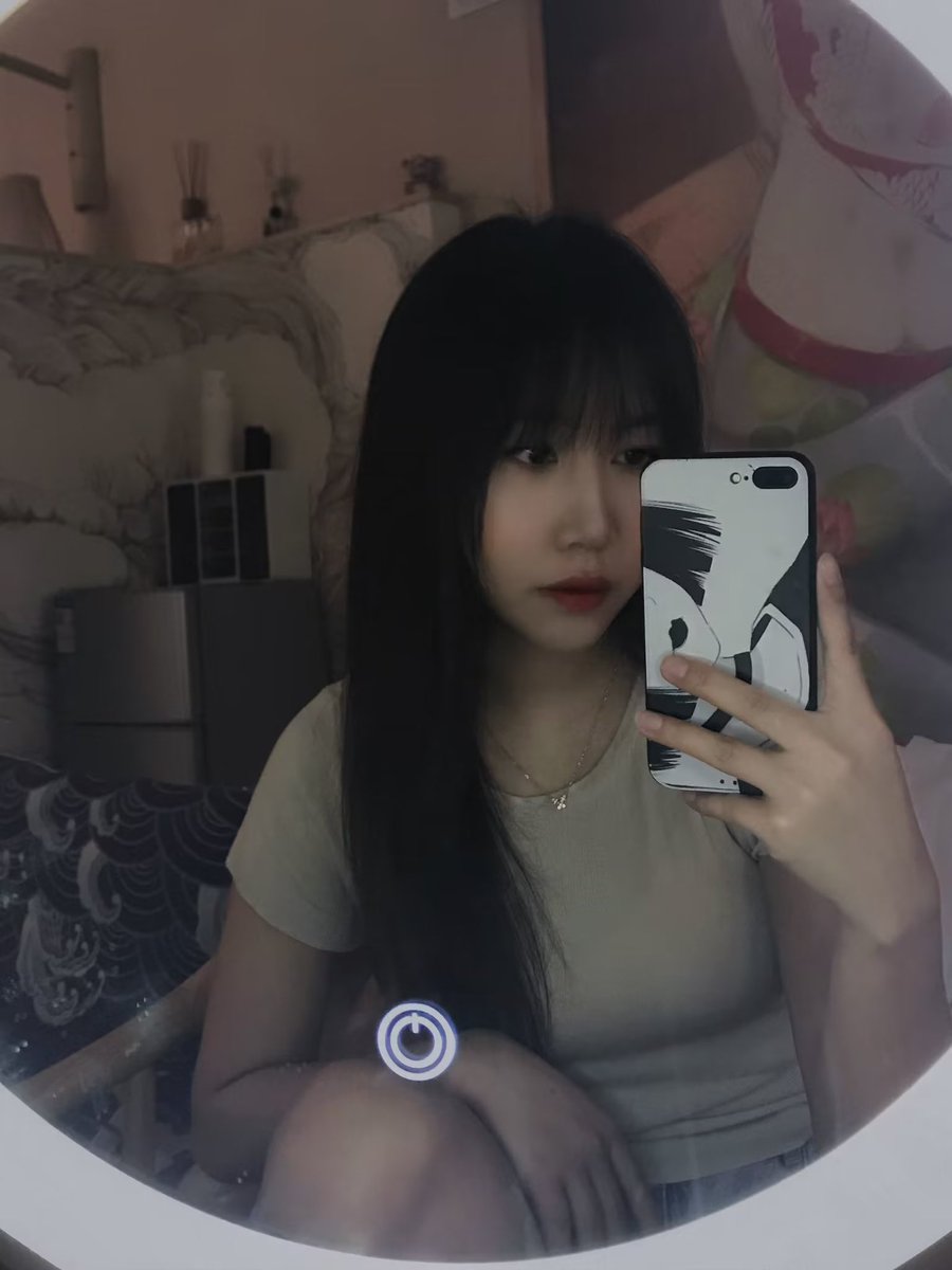 0931Xiyu's tweet photo. 最近推特好乱
胸A非要说成胸C，黑车非要说成极品，28岁非要说成18……..

狼友福利
这个是不吃鱼的猫97年左右四川妹，身高162CM,体重99斤，胸A，皮肤黑，后背有纹身，身材可以！胸推服务潦草的很！人照8分
700P，价格高服务不求行，这个妹子有工作室
QQ：2895601357

#兰州 #兰州资源 https://t.co/3C1Q4Nbd3h
