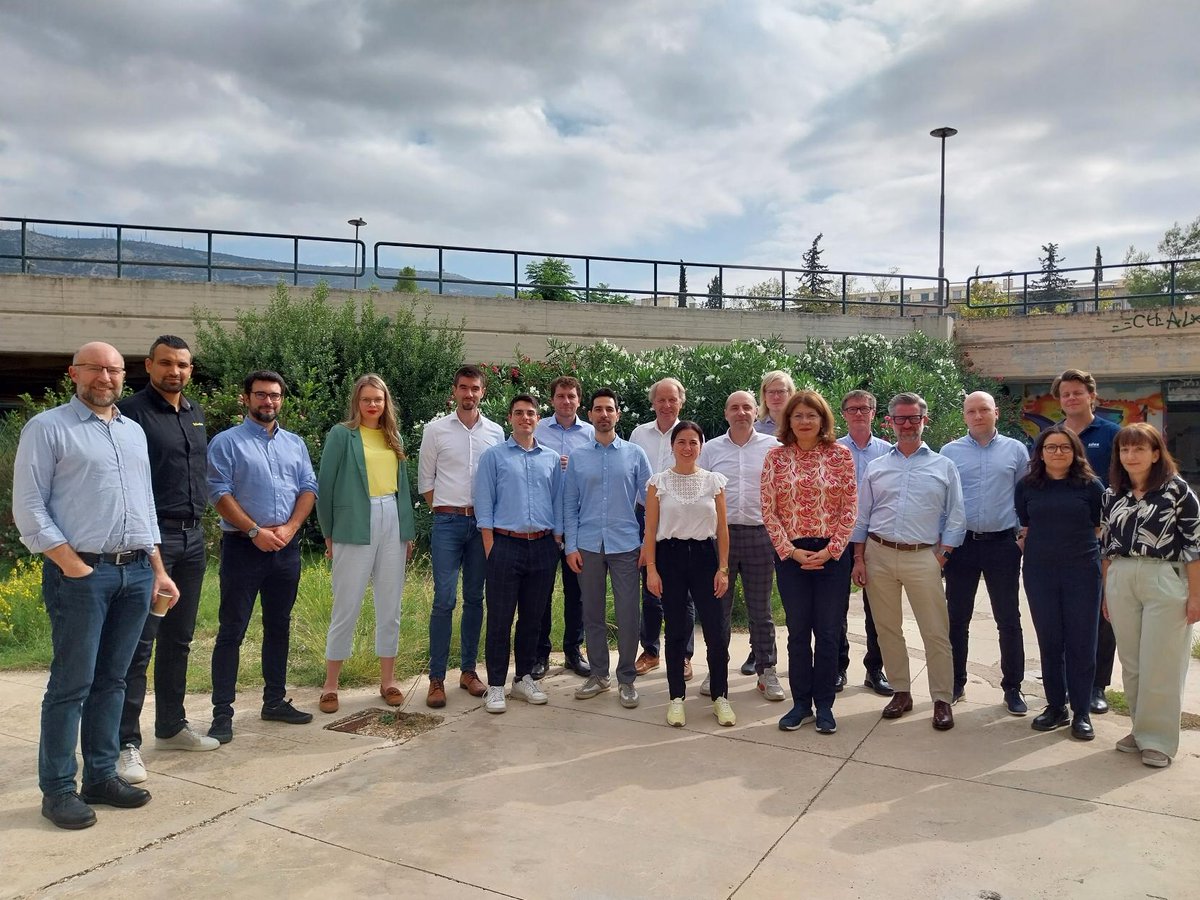 📢On Oct 17 we met in Athens at @NTUA to start the <a href="/HorizonEU/">Horizon Europe 🇪🇺</a> project <a href="/Next_2Digits/">Next-2Digits</a>. By creating three device demonstrator, Next-2Digits aims to develop the first hybrid #graphene-based #photodetectors and #modulators.
🔗Follow us on our channels for more! next-2digits.eu