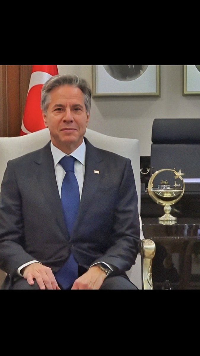 Dün gece Havalimanında ABD Dışişleri bakanını Vali Yardımcısı karşıladı.

Antony Blinken'ın bugün Dışişleri Bakanımızla yaptığı görüşmede çekilen bir fotoğrafı.

AYYILDIZ ve HİLAL koruması altında MESCİDİ AKSA. 

Her şey gayet açık verilen mesaj net.🇹🇷🇹🇷🇹🇷<a href="/RTErdogan/">Recep Tayyip Erdoğan</a>