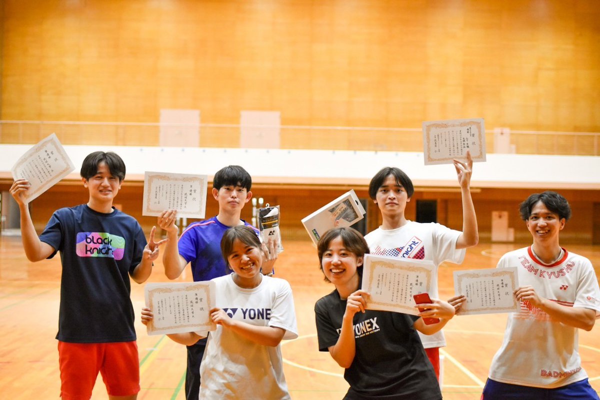 ryudaibadminton's tweet photo. 11/4.5は学連(個人戦)でした！
㊗️㊗️㊗️㊗️㊗️㊗️㊗️
🚩ダブルス
男子
優勝🏆:山下/金城ペア
3位:小波津/曽田ペア
ベスト8    3組
女子
準優勝:諸見里/上里ペア
🚩シングルス
男子
ベスト8    3名
女子
3位:上里 選手
ベスト8    1名
㊗️㊗️㊗️㊗️㊗️㊗️㊗️
おめでとうございます！！
選手の皆様お疲れ様でした！！ https://t.co/p58e4UHwdL