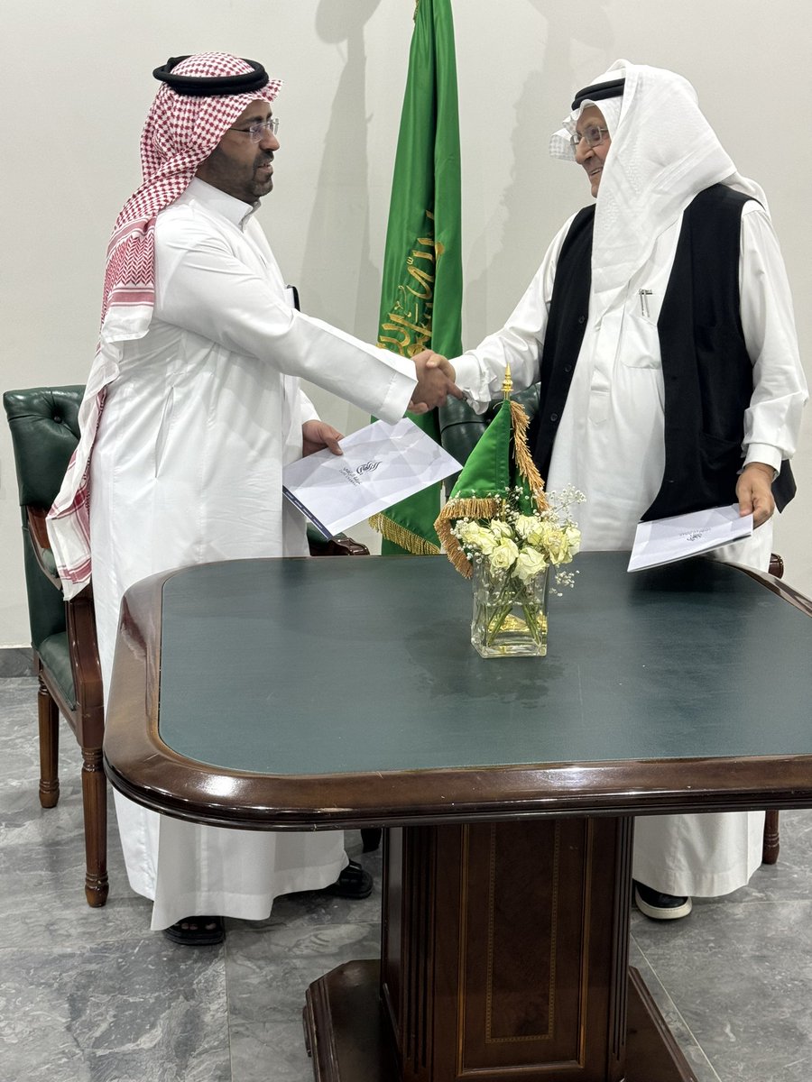 atac_ksa's tweet photo. تم بحمد الله وتوفيقه توقيع عقد تقديم خدمات استشارية بين شركة عاصم عرب للاستشارات المهنية و الغرفة التجارية بالزلفي نسأل الله التوفيق والسداد والنجاح معاً  @zulfiChamber https://t.co/jnm4xlTRx2