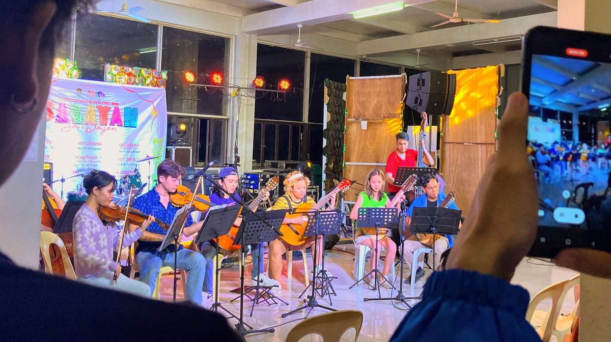 uplbperspective's tweet photo. @WyreUnderground @SilakboUP @yapjustuplb @Umalohokan_Inc Sinundan ito ng musikal na pagtatanghal hatid ng @harmonyauplb.

#CultureAndArtsFest2023 
#SABAYAN https://t.co/oZKt8dgwrx