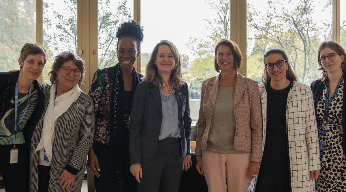 IOMchief's tweet photo. Really appreciated the talk with State Secretary Christine Schraner-Burgener @SEMIGRATION.
@UNmigration values the excellent cooperation with Switzerland and we are grateful for its unearmarked funding to support management and reform at IOM.
#DGPopeMeets https://t.co/UPT2vuRqyq