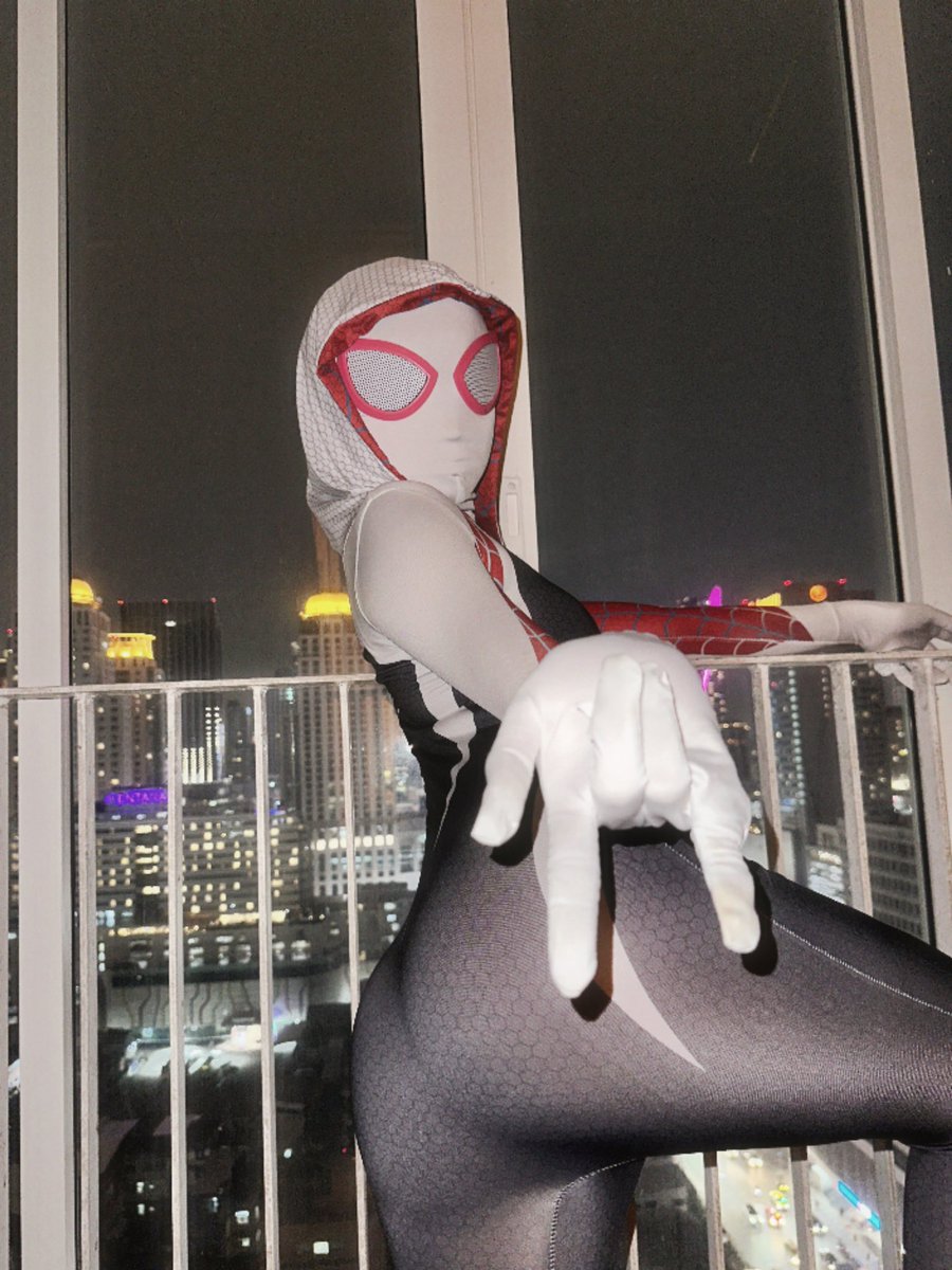ulyreee's tweet photo. who is spider man ? https://t.co/DPEUwFlVqs