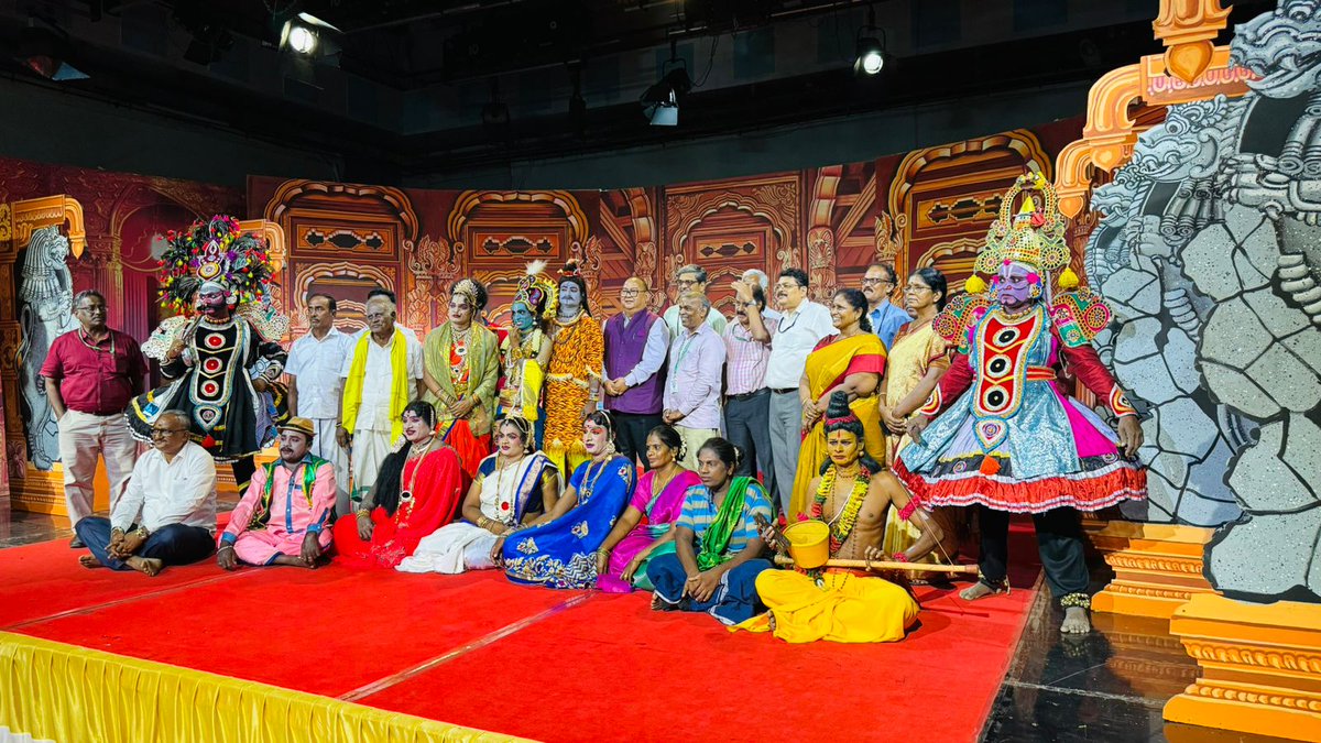 DPSNegiMF's tweet photo. Privileged to attend the recording session at DD Kendra Chennai, where the stage was set to illuminate Diwali with a brilliant ensemble of artists.

#DDKendraChennai
#RecordingSession
#BehindTheScenes https://t.co/lac9Ly5zJF