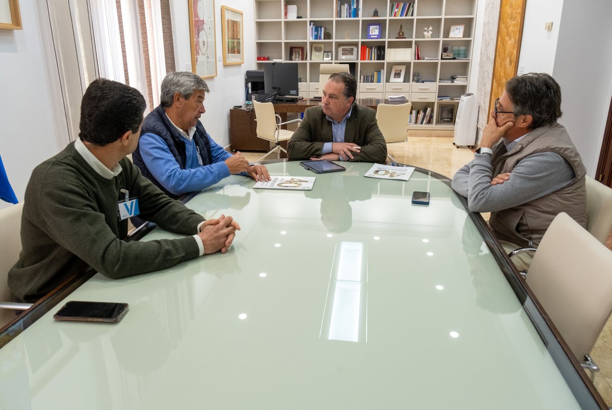 DipuHU's tweet photo. ⏺️@DipuHU y #Ovipor acuerdan fortalecer la colaboración para trabajar por la pureza de la cabaña ganadera en la provincia
➕ℹ️ https://t.co/f4Jl9QPffw https://t.co/IROlX9qdSP