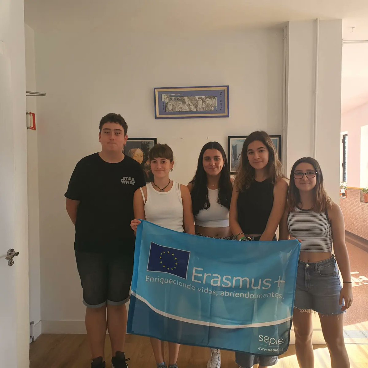 Cinco alumnos de bachillerato de Botikazar han participado en un encuentro multilateral Erasmus celebrado en Hillerod Dinamarca. Durante una semana nuestros alumnos han trabajado junto con alumnos noruegos, daneses, italianos y alemanes Zorionak!!!
#ErasmusPlus