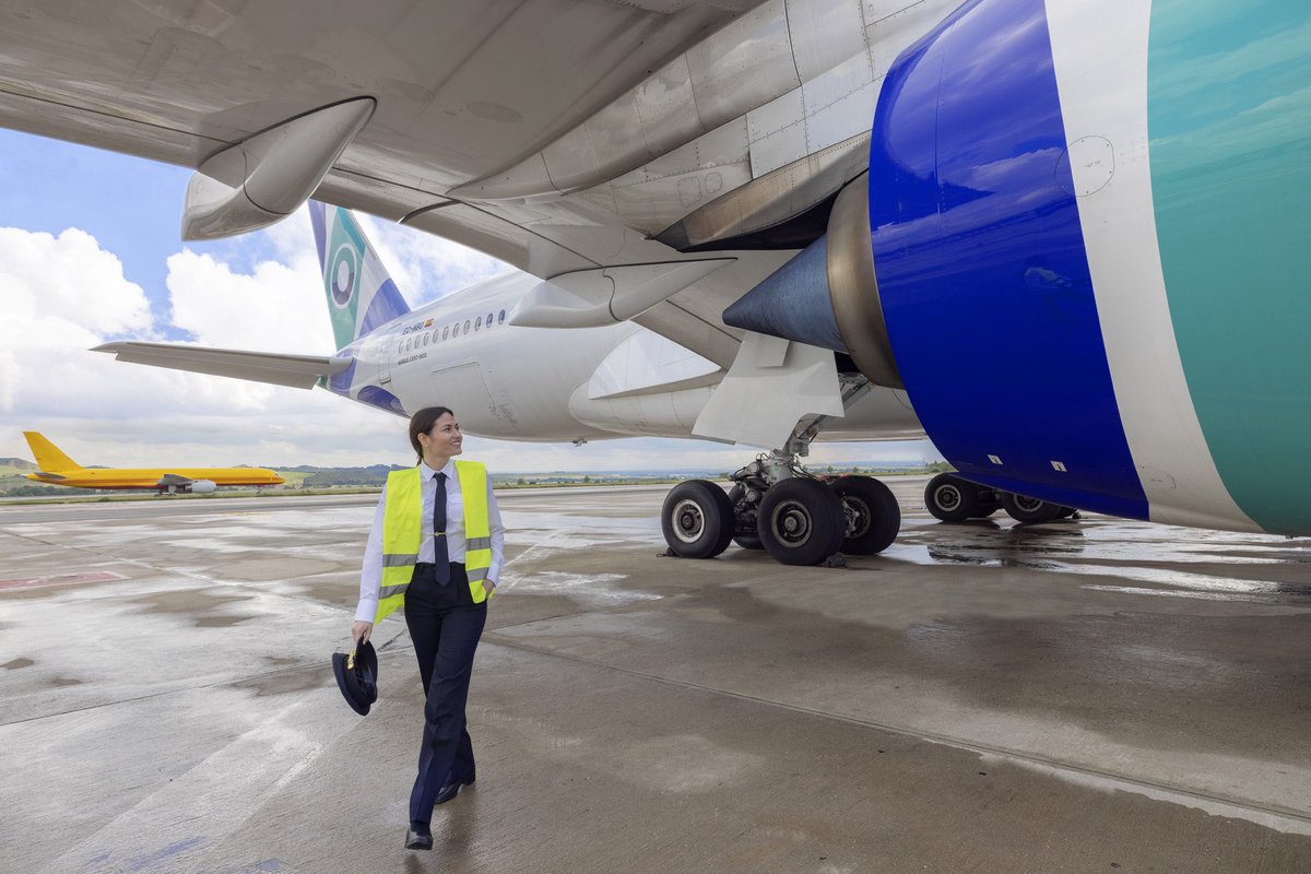 HNairportnews's tweet photo. Iberojet: ¡Nuestra flota está preparada para llevarte allá donde quieras! ✈️ ¿Cuál es tu próximo destino? 👀 #VolandoContigo #Palmerola #Honduras #España https://t.co/xl8v8fUMvO