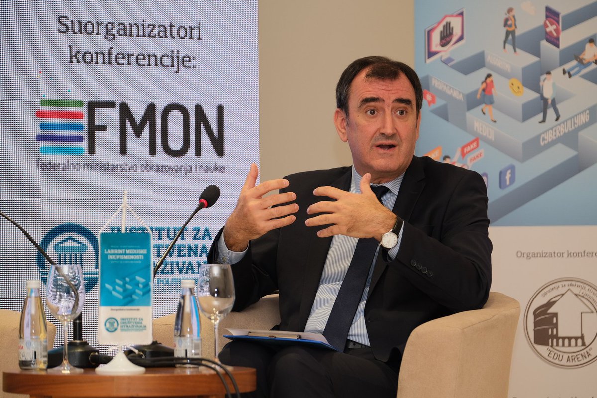 fmon_gov's tweet photo. Uvod u pojam medijske pismenosti i kreiranje medijske zbilje
prof. dr. Lejla Turčilo
mr. sc. Lea Čengić
prof. dr. Ivana Sivrić
Siniša Šešum
#media #literacy #hatespeech #fmon #youth #unesco https://t.co/AKad68D5NR