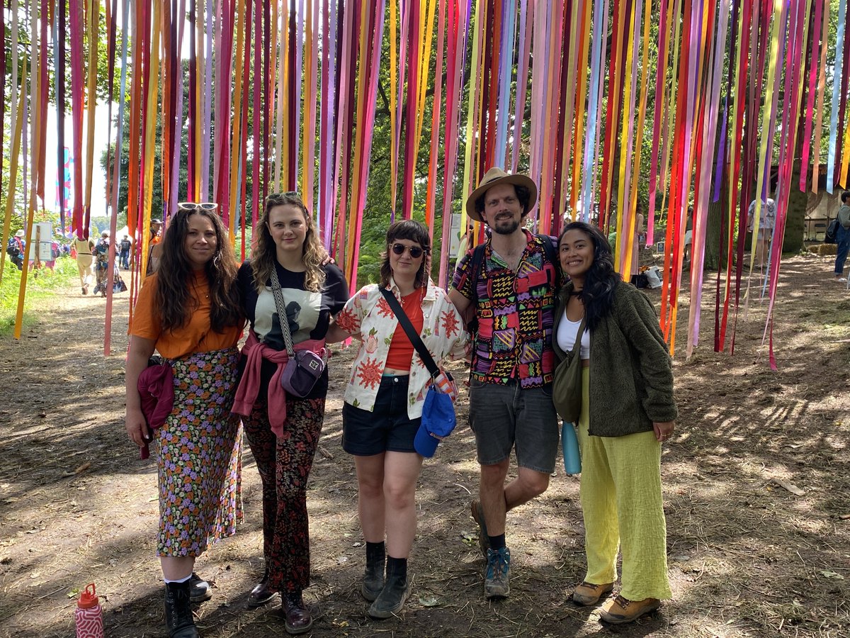 We're recruiting three 🔥HOT🔥 new leadership roles at VAULT:
💥 Programme Director
💥 Head of HR & Finance
💥 Head of Operations
Join us in shaping the (very exciting) future of @VAULTFestival  Cute pic of the team at Latitude for traction! Please share: vaultfestival.com/work-with-us/