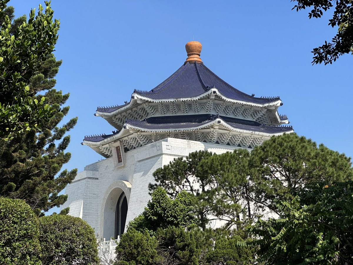 Emma Collins tweet media