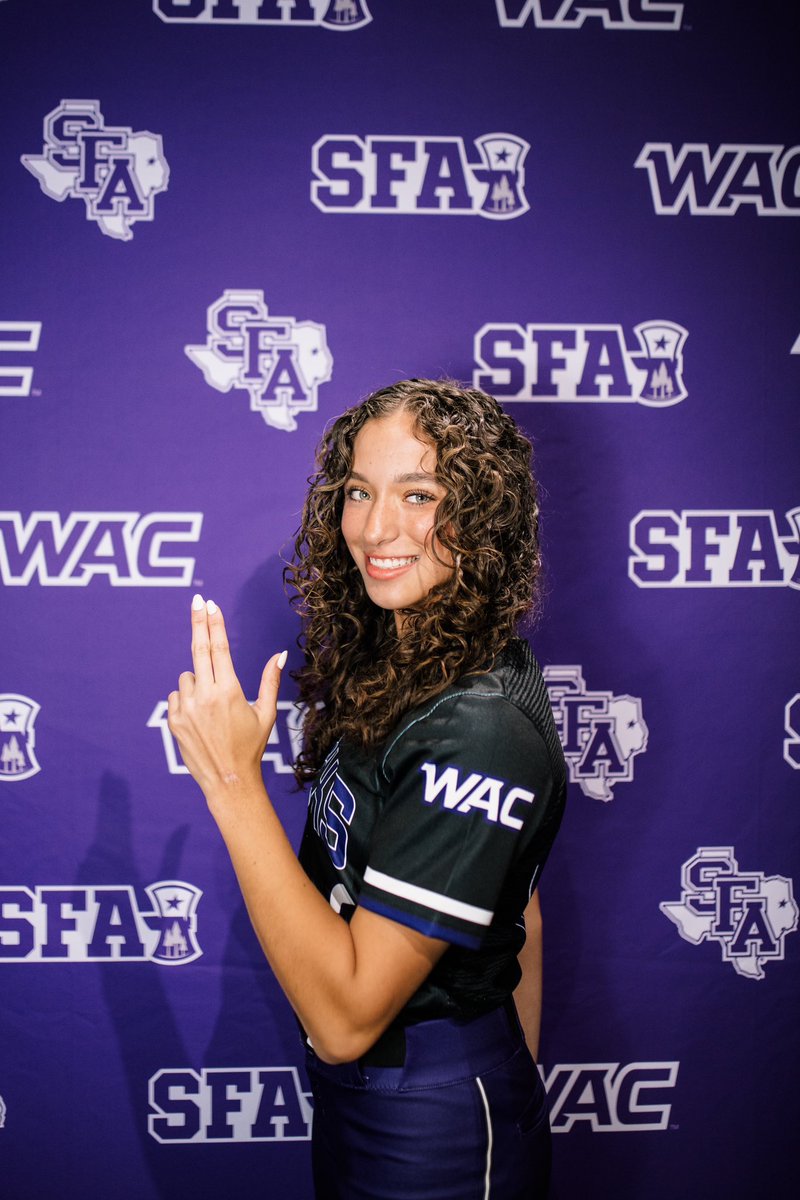 AlyssaArnall's tweet photo. So excited to announce my commitment to Stephen F. Austin State University!! Axe ‘em Jacks!! 💜 #AxeEm #RaiseTheAxe @AxeEmJackson @CoachJaegersSFA @sfa_softball @ig_plocheck @AHS_Softball_ https://t.co/jBXaFW5i9L