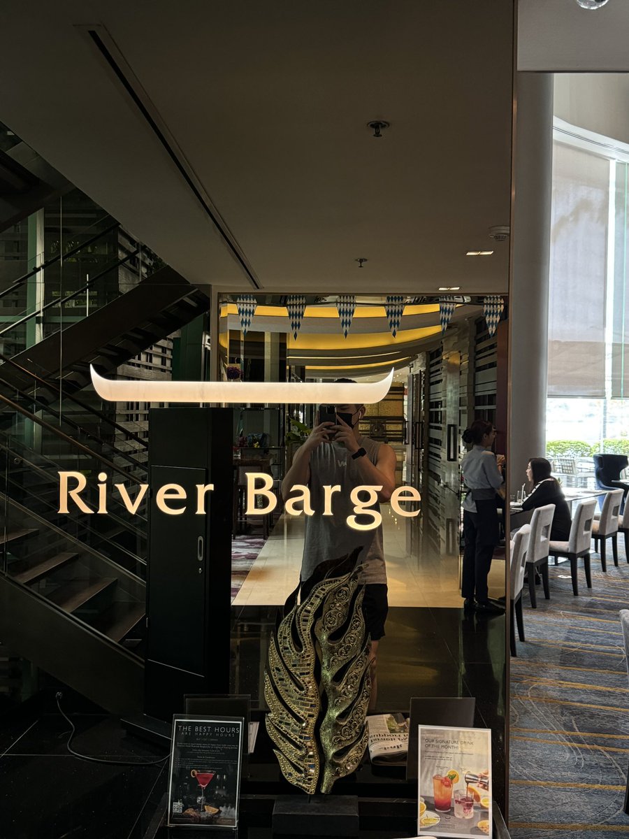 OTrettre's tweet photo. ”River Barge“ ครัวติ่มซำในโรงแรม Chatrium The Riverside เป็ดปักกิ่งคือยกให้เลยแป้งกรอบ รสละมุน ส่วนอาหารอื่น Portion ค่อนข้างใหญ่และถือว่าราคารับได้ในระดับโรงแรม ที่สำคัญร้านติดวิวแม่น้ำเจ้าพระยา ดีงามมากๆ https://t.co/rgRXOOebZx