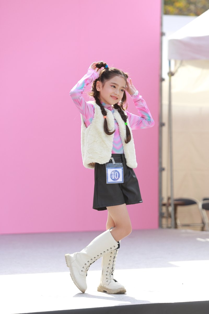 hitumabushihann's tweet image. 2023.11.4  Happy Mama Park、久屋大通パーク。
ハピママキッズモデルグランプリステージより。
佐藤 にこちゃん。
#佐藤にこ   #ハピママパーク