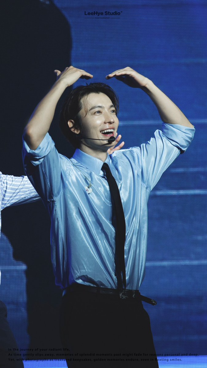 LeeeHye's tweet photo. 1t's 8lue

#SuperJunior  #Donghae 

[Please don't remove LOGO] https://t.co/WKj92BjmI5