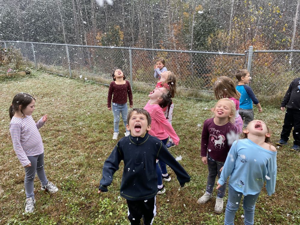 elm_vt's tweet photo. Kindergarten students enjoying the first snowfall by catching snowflakes on their tongues!
#ssdvt  #elmhillschool https://t.co/IZwamObUr8