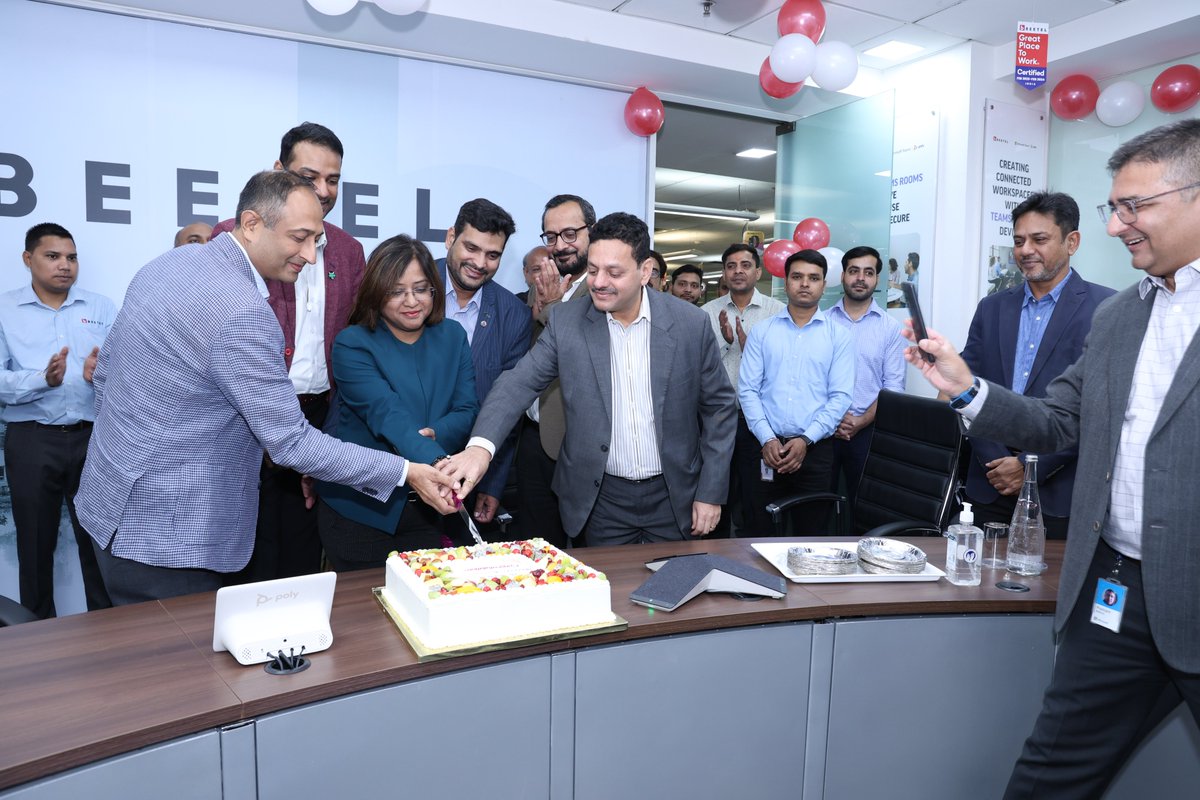 sanjeevc_1809's tweet photo. Presenting the #MicrosoftSignatureRoom, brought to you by #Beetel & powered by @Poly's innovative #MicrosoftTeams solutions. A game-changer that redefines how #Businesses will work in future. Kudos to our dedicated team and our partners at #poly & @MicrosoftTeams. #FutureOfWork https://t.co/jJhNHIFhue