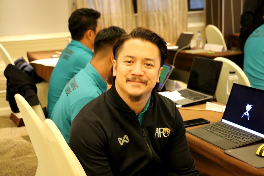 _x_wk's tweet photo. 📚🎓⚽️ AFC Pro License - 3rd Module: ระหว่างวันที่ 4 – 13 พฤศจิกายน 66 โดย มร. เจฟฟ์ ไพก์ วิทยากรหลัก
#FAThailand #Coacheducation #AFCProDiploma #afcprolicense #บอลไทย #ฟุตบอลไทย https://t.co/GQSWgTvFDU