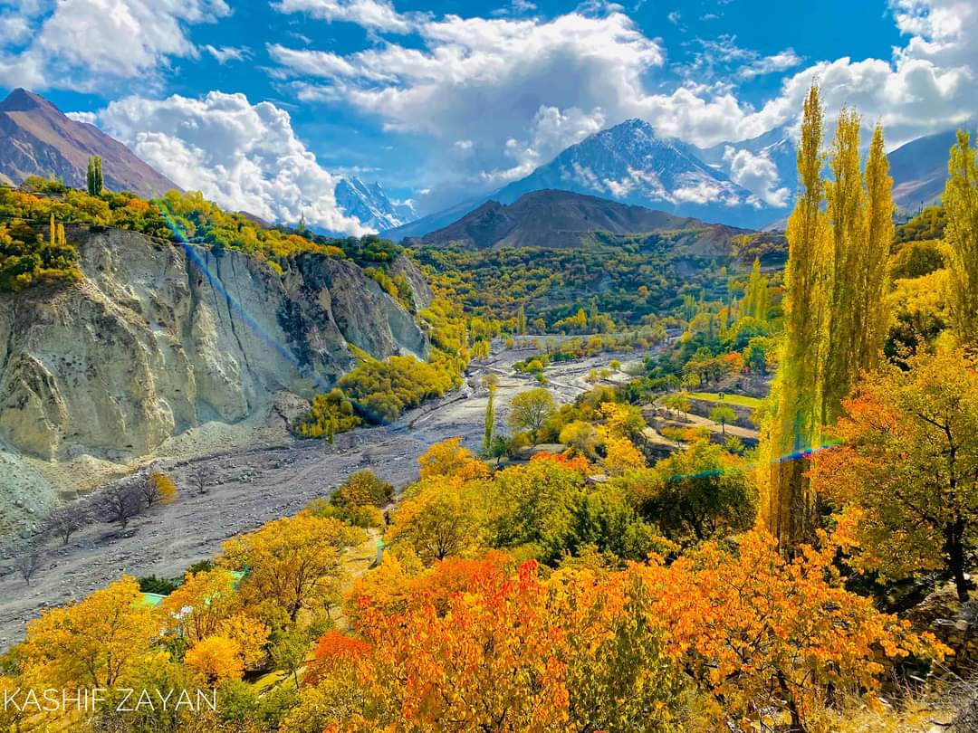 explorenagar123's tweet photo. Autumn Season in Hoper Valley Nagar Gilgit Baltistan Pakistan.

#hopervalley #explorenagar #chumarbakor #explorepage #picoftheday #picture #post #NagarValley #gilgitbaltistan 

Via: #KashifZayan

@DiscoverpakTv @GBinPictures_ https://t.co/maM1IoLDcm
