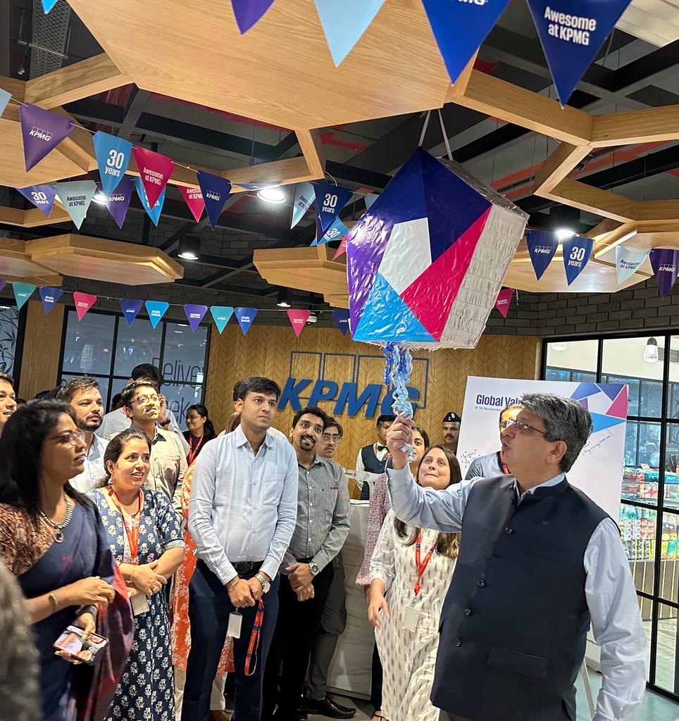 KPMGIndia's tweet photo. [1/7] 

As we kick-off Global Values Week with 'Breaking the pinata' across offices, here's a poem by Vijay Menon, @KPMGIndia - a talented KPMGer sharing his take on #KPMGValues:

Integrity, Excellence, Courage, Together and For Better https://t.co/wAUkE3zkFR