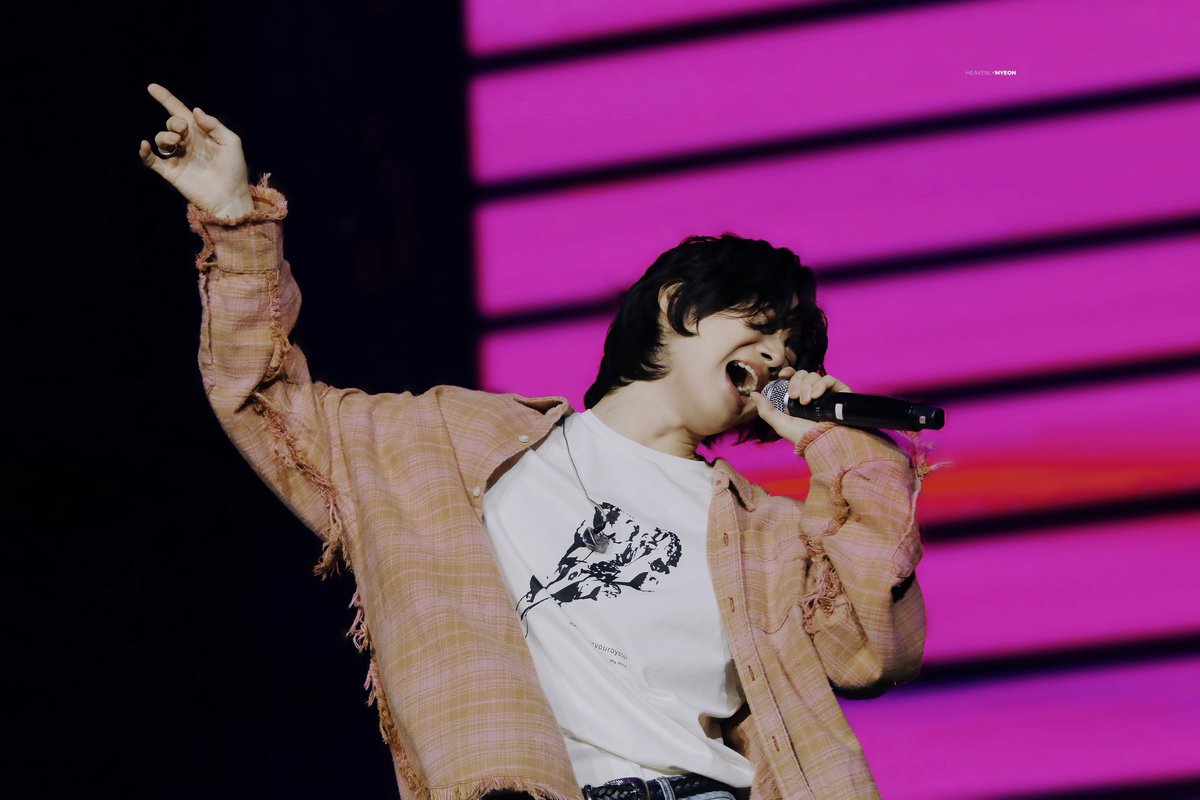 HeavenlyMyeon's tweet photo. 231103 ON FESTIVAL

“I won’t be a rock star. I will be a legend.”

#수호 #SUHO #준면 #金俊勉 #スホ https://t.co/hu29znJW1r