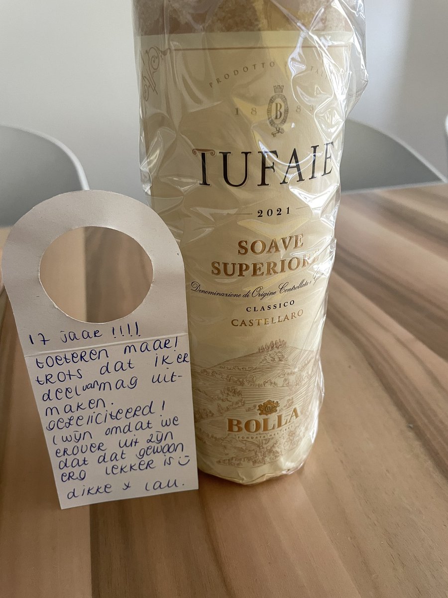 Het pubquizmasterleven is een feestje met zulke leuke charmante assistenten! #feestje