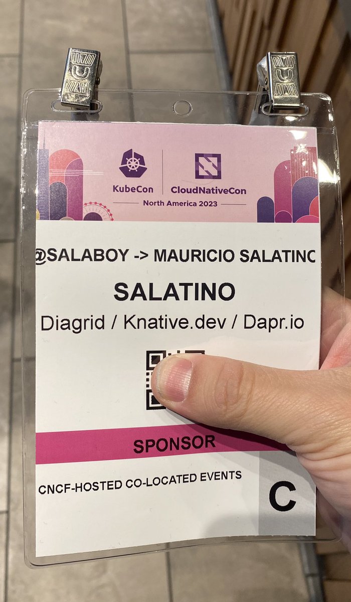 It’s time for the first #appdevelopercon 🥳🥳 at @kubecon_ come and say hello if you are around! #kubernetes #dapr #knative #oss