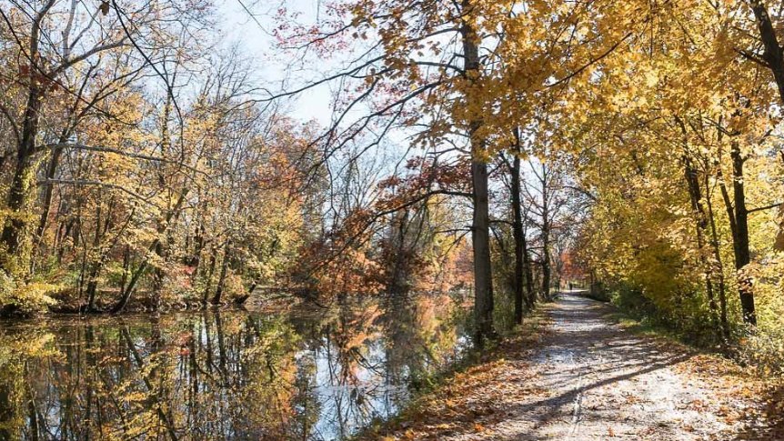We can't help but fall for this photo along the Delaware and Raritan Canal! Who else was inspired by this season's vibrant fall foliage?

📸 @discoveringprinceton | Instagram
🔗 tinyurl.com/86nmcyax