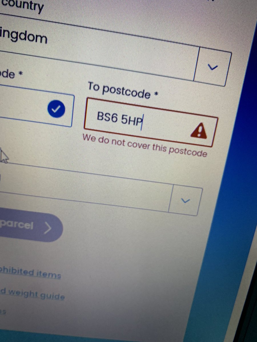 SaamWalters's tweet photo. Anyone else having this problem why trying to book parcels? Tried 4 postcodes and it keeps giving me same prompt??? #evri https://t.co/PX3yoMcpzS