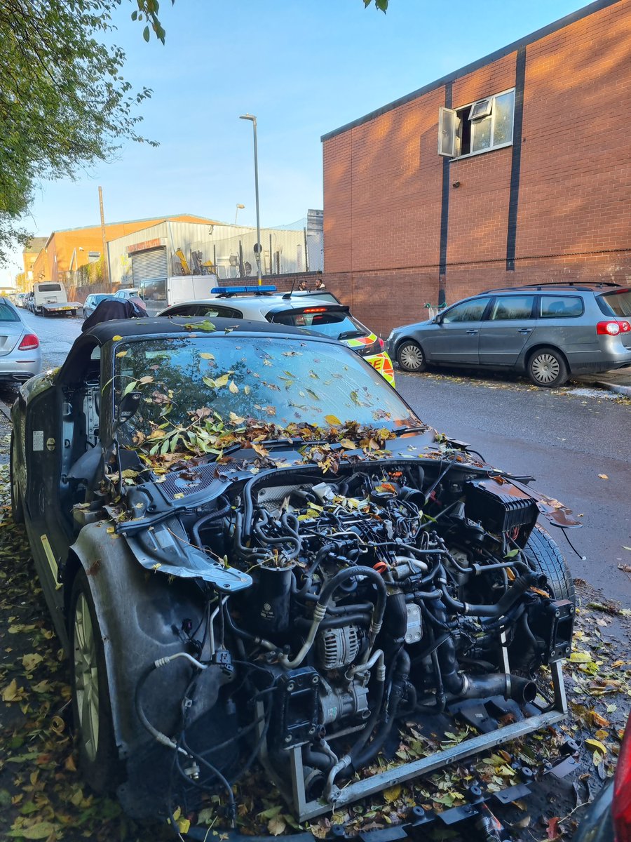 Another stolen vehicle lifted and removed from Small Heath today by local neighbourhood officers. 
The dumped vehicle had been left in an unsafe condition to members of the public but has now been safely removed from the community. 
#stolenvehicle #WMP #SmallHeath