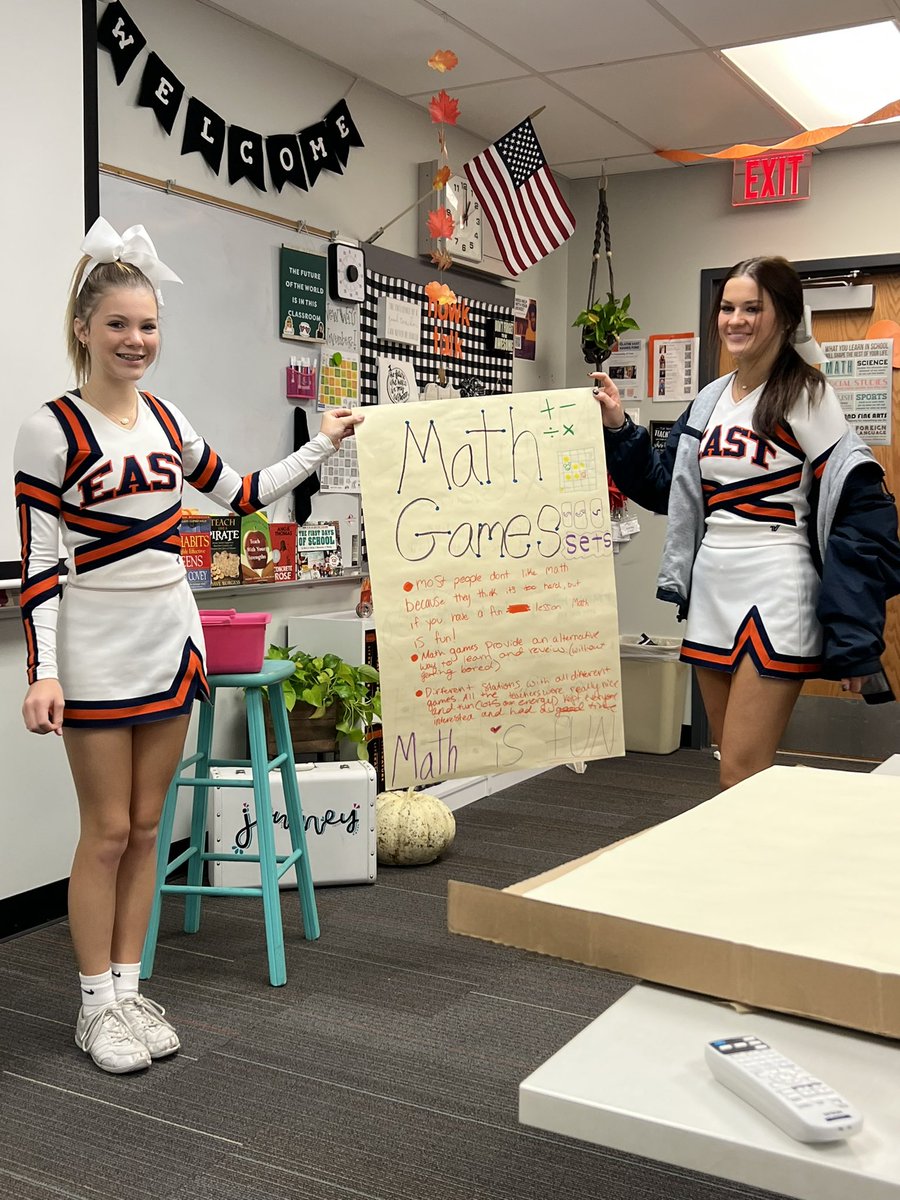 OlatheFutureEd's tweet photo. FEA students teaching each other what they learned in their favorite breakout sessions at @mnupioneers @mnu_soe at the @edrisingks regional Conference! 

#FEA #fieldtrip #conference #breakoutsessions #recap #reteach #takeaways #edrising #hawksfly https://t.co/UQbusq1Zbt