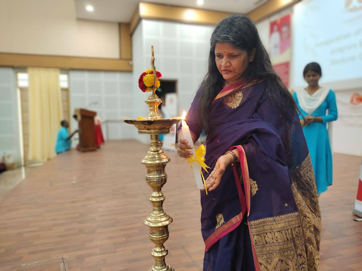 HopeWorks_IN's tweet photo. Celebrating a beautiful moment at HopeWorks Foundation in Madurai as children proudly welcome new young minds. We're united by hope, gratitude to our mentors. Let's shape bright futures together. ❤️🌈✨ #HopeWorksFoundation #Madurai #NewBeginnings #EducationMatters #HopeInAction https://t.co/cApD9IAYBA