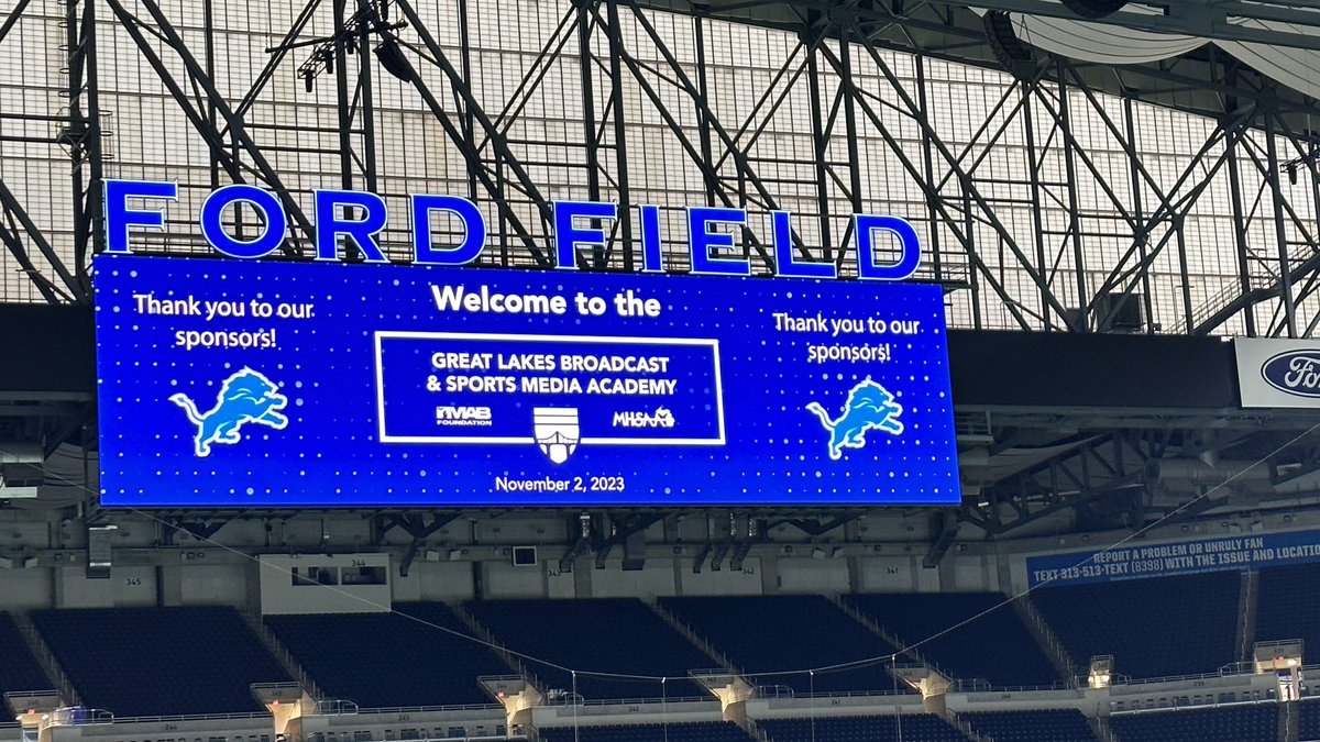 romeovpc's tweet photo. VPC had the best day at Ford Field on Thursday! Thank you @MichBroadcaster for an amazing opportunity to learn out sports media and broadcasting! 🎤🎬🎥🏈 https://t.co/d4pdeQN3qV